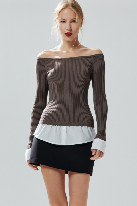 Джемпер off-shoulders с имитацией рубашки