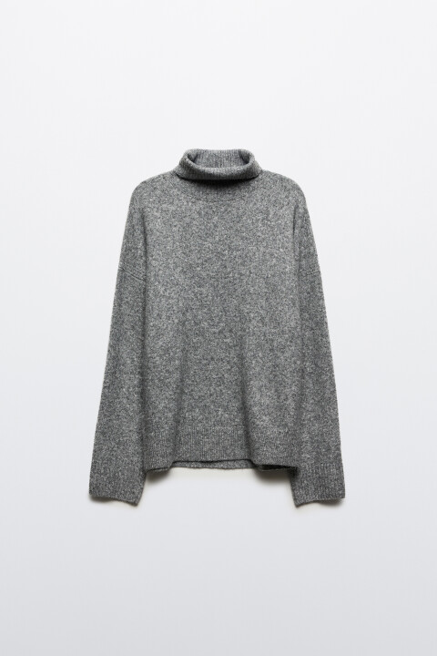 Свитер свободный с воротником