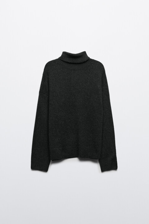 Свитер свободный с воротником