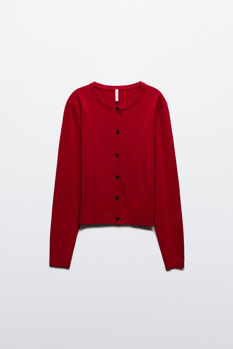 Кардиган на пуговицах с круглым вырезом