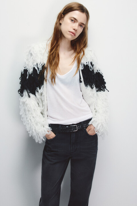 Кардиган на крючках с бахромой