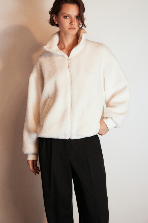 Куртка плюшевая на молнии