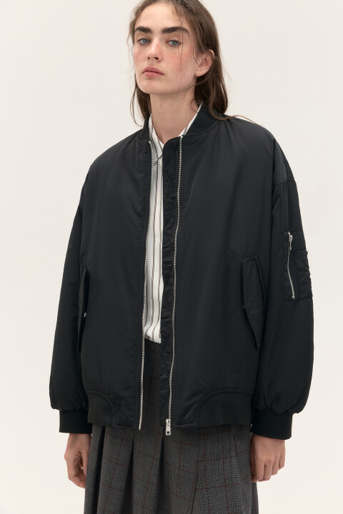 

Куртка-бомбер oversize на утеплителе, Черный, Куртка-бомбер oversize на утеплителе