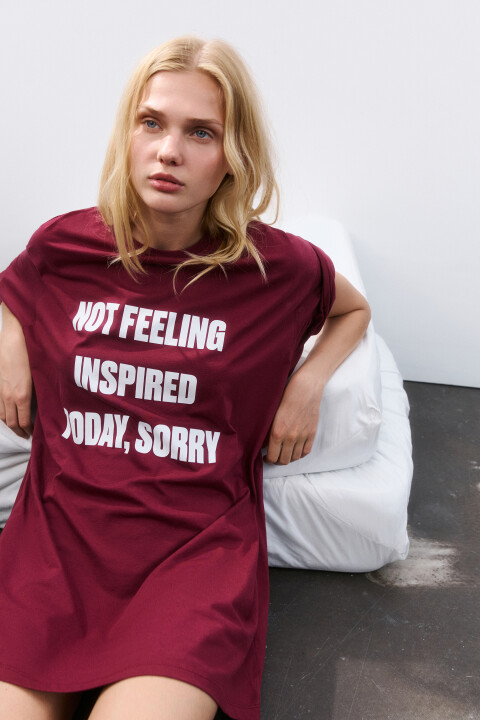 

Платье-футболка домашнее с принтом, Бордовый, Платье-футболка домашнее с принтом