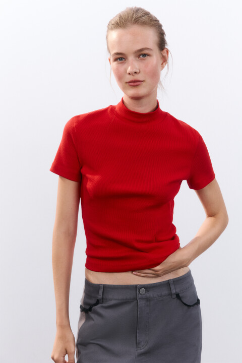 

Топ-футболка с воротником-стойкой, Красный, Топ-футболка с воротником-стойкой