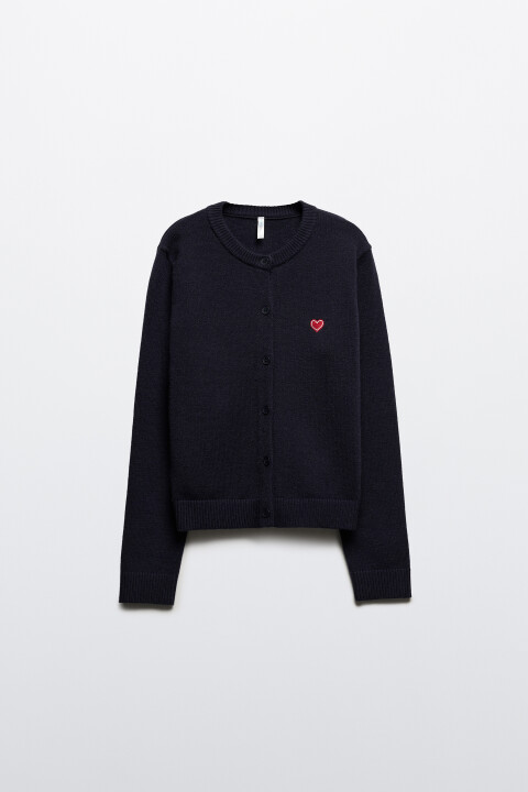 Кардиган на пуговицах с вышивкой