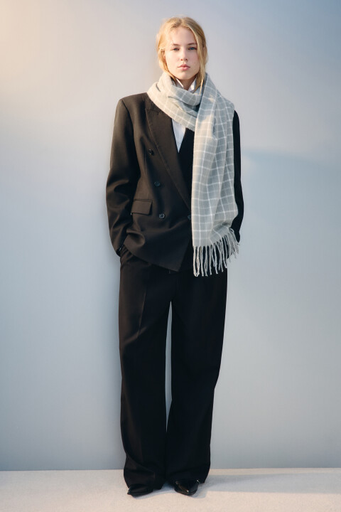 

Шарф в клетку с бахромой, Серый, Шарф в клетку с бахромой