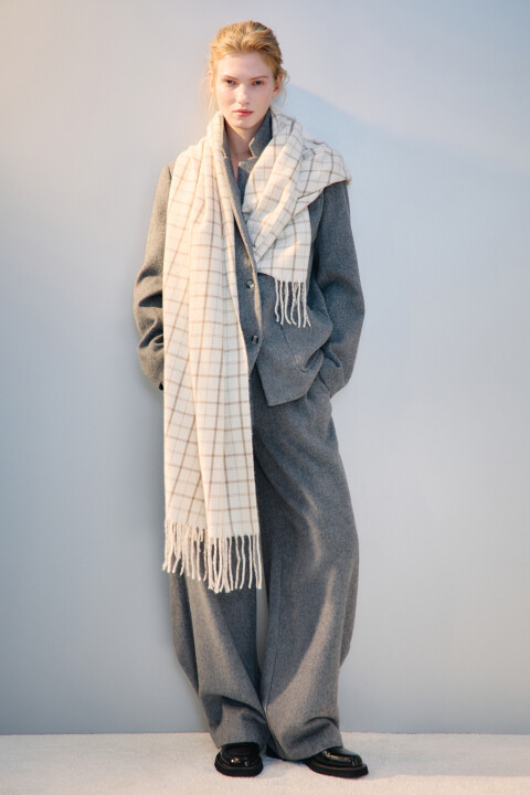 Шарф в клетку с бахромой