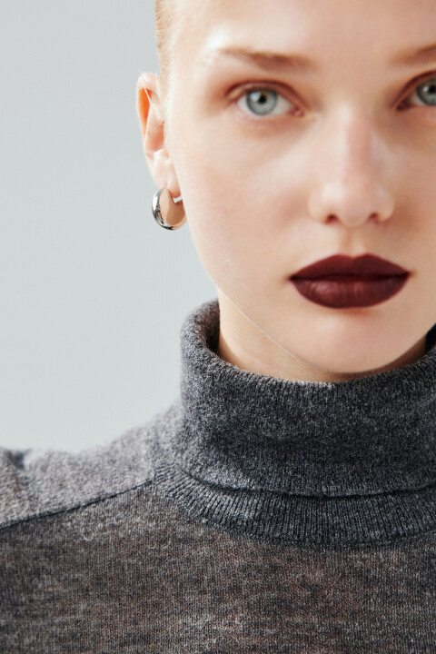 

Серьги-гвоздики объемные, Серый, Серьги-гвоздики объемные