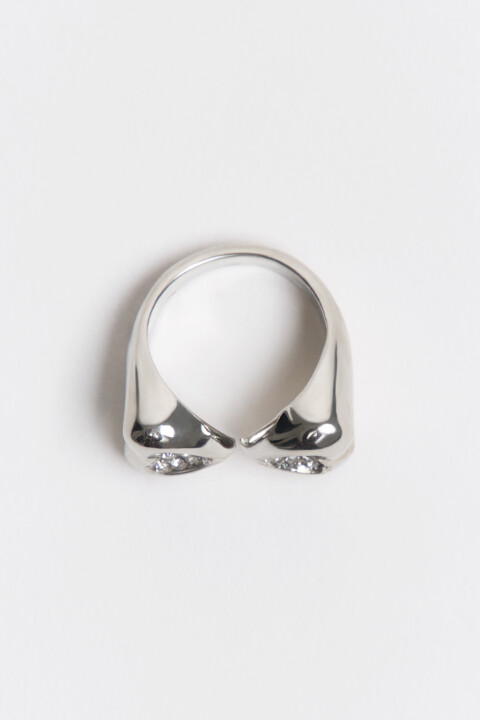 Кольцо с сердечками и стразами