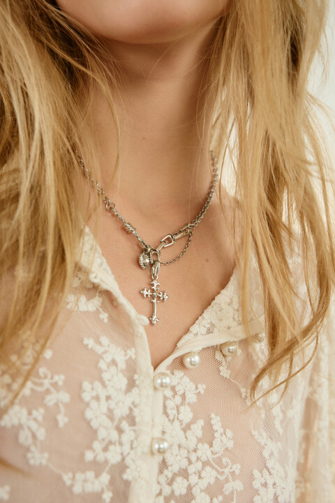 

Цепочка с крестом и стразами, Серый, Цепочка с крестом и стразами