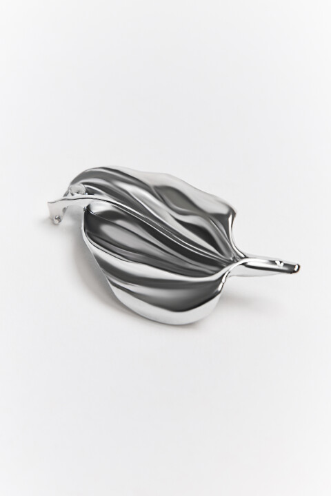 Брошь серебристая абстрактная