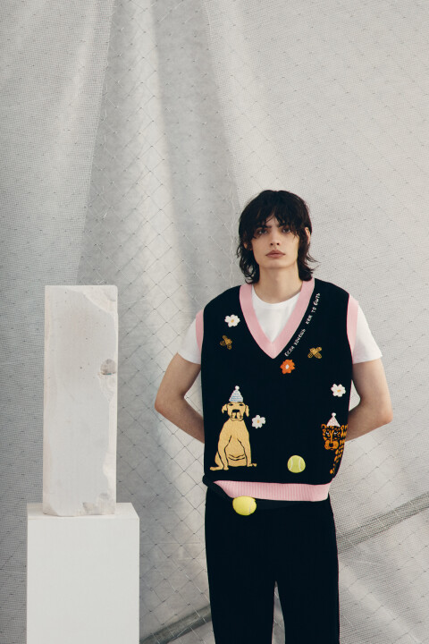 

Жилет вязаный с патчами и вышивкой, Черный, Жилет вязаный с патчами и вышивкой