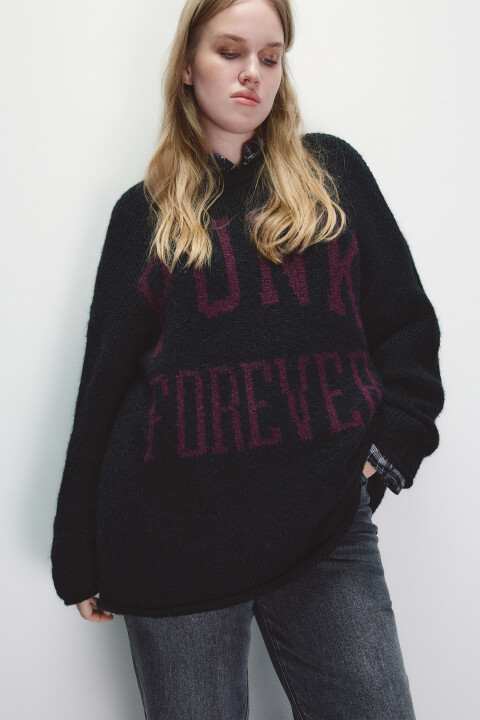 Джемпер вязаный с надписью