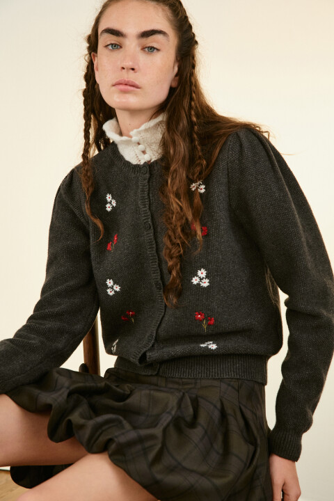 

Кардиган на пуговицах с вышивкой, Красный, Кардиган на пуговицах с вышивкой