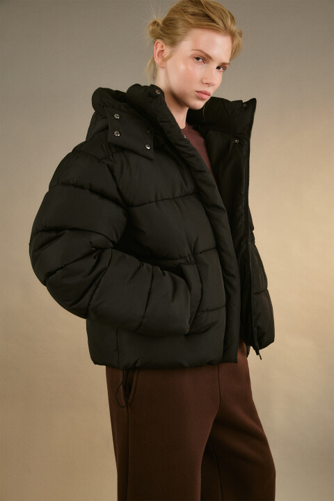 

Куртка короткая стеганая с капюшоном, Черный, Куртка короткая стеганая с капюшоном