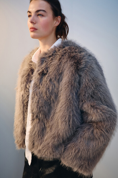 

Шуба короткая с длинным ворсом, Серый, Шуба короткая с длинным ворсом