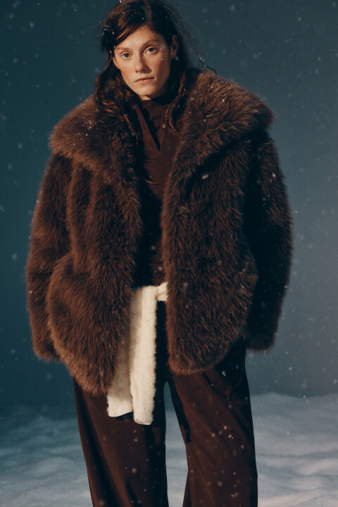 

Шуба короткая с длинным ворсом, Коричневый, Шуба короткая с длинным ворсом