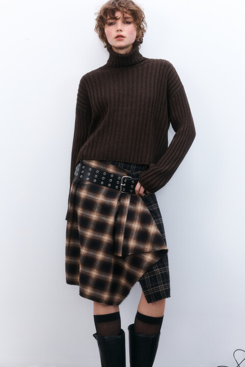 

Свитер короткий вязаный в рубчик, Коричневый, Свитер короткий вязаный в рубчик