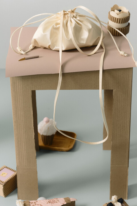 

Сумка-кисет атласная на завязках, Молочный, Сумка-кисет атласная на завязках