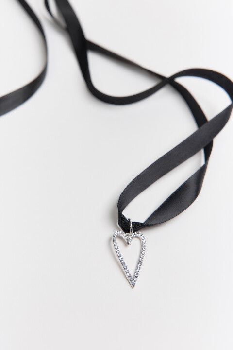 

Колье из атласной ленты с подвеской, Серый, Колье из атласной ленты с подвеской