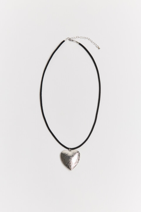 

Колье-шнурок с медальоном-сердечком, Серый, Колье-шнурок с медальоном-сердечком