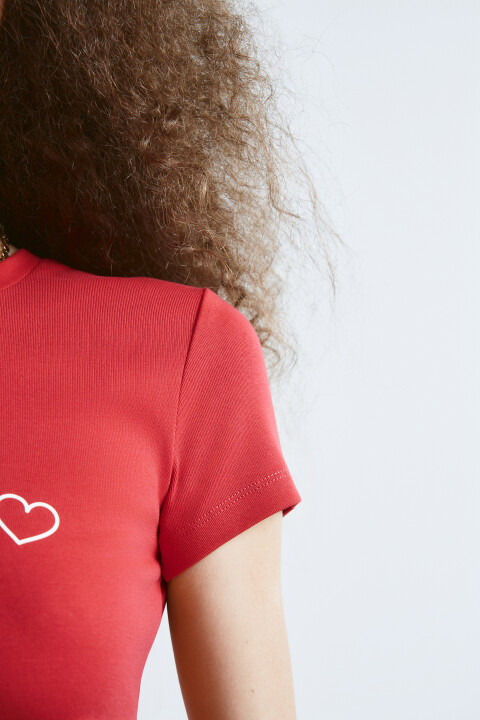 

Футболка-топ облегающая с надписью, Черный, Футболка-топ облегающая с надписью