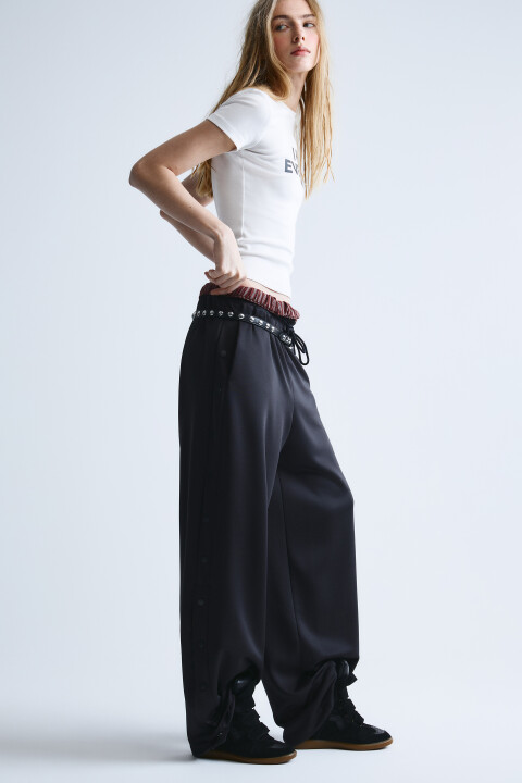 

Брюки wide leg со средней посадкой и заклепками, Черный, Брюки wide leg со средней посадкой и заклепками