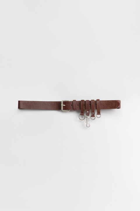 

Ремень с кожаной фактурой и карабинами, Коричневый, ремень с кожаной фактурой и карабинами
