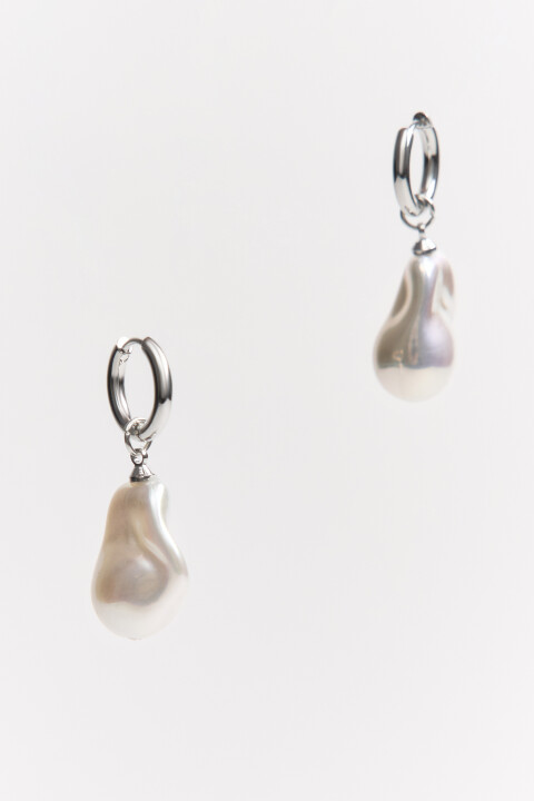 

Серьги-кольца с абстрактными подвесками, Серый, Серьги-кольца с абстрактными подвесками