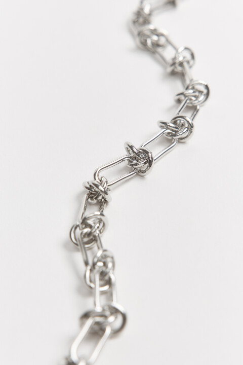 

Колье-чокер в виде цепи с узлами, Серый, Колье-чокер в виде цепи с узлами