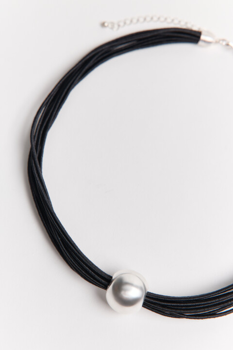 

Колье из шнурков с подвеской, Серый, Колье из шнурков с подвеской