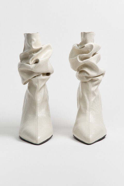 

Ботильоны на танкетке со сборным голенищем, Молочный, Ботильоны на танкетке со сборным голенищем