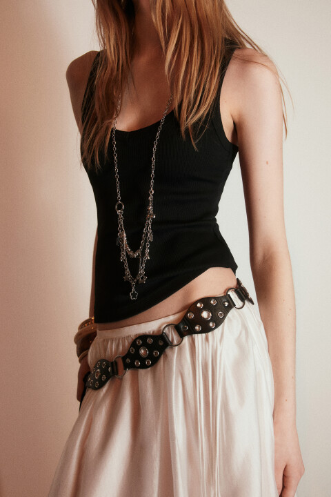 

Майка-топ облегающая с глубоким вырезом в рубчик, Черный, Майка-топ облегающая с глубоким вырезом в рубчик