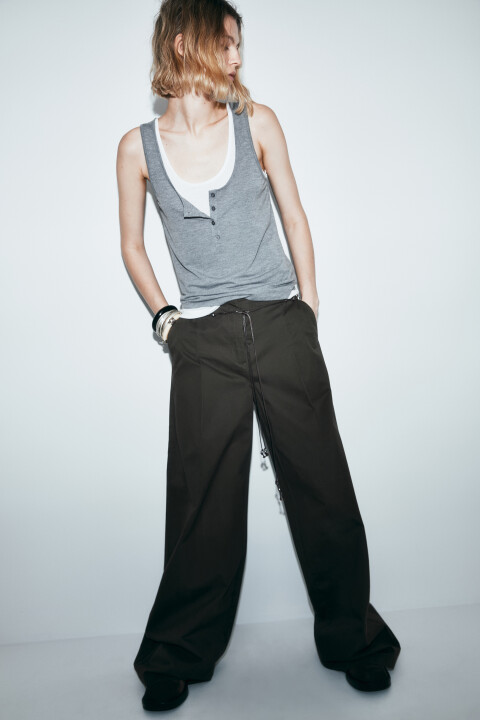 

Брюки barrel fit хлопковые со средней посадкой и поясом, Зеленый, Брюки barrel fit хлопковые со средней посадкой и поясом