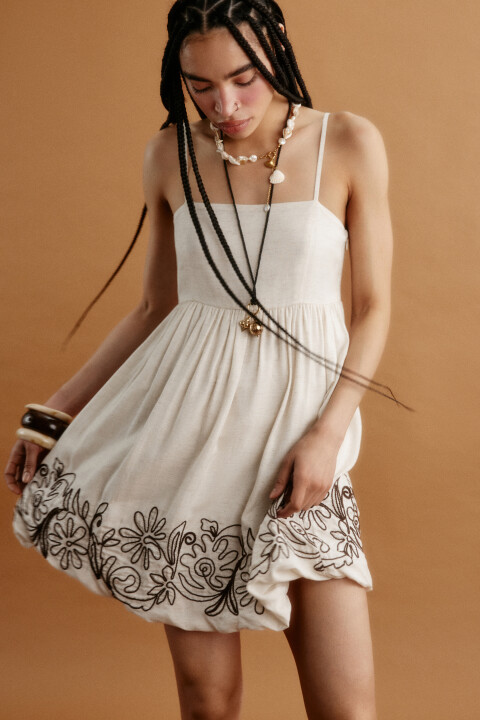 

Платье мини с юбкой-баллон и вышивкой, Молочный, Платье мини с юбкой-баллон и вышивкой