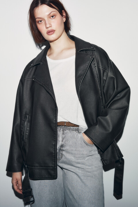 

Куртка-косуха с кожаной фактурой и ремешком, Серый, Куртка-косуха с кожаной фактурой и ремешком