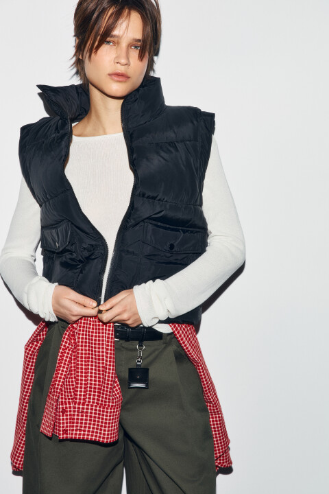 

Жилет стеганый утепленный с воротником-стойкой, Черный, Жилет стеганый утепленный с воротником-стойкой