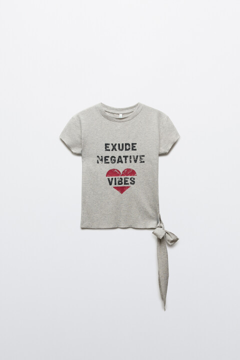 

Футболка облегающая с принтом и декоративным узлом, Розовый, Футболка облегающая с принтом и декоративным узлом