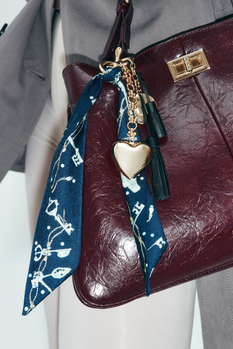 

Брелок-обвес с лентой и сердечком, Черный, Брелок-обвес с лентой и сердечком