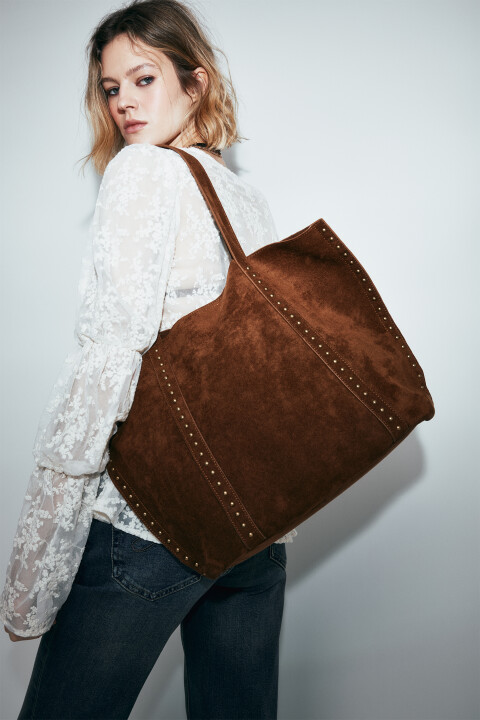 

Сумка-шопер с замшевой фактурой и заклепками, Коричневый, Сумка-шопер с замшевой фактурой и заклепками