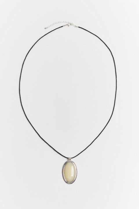 

Колье-шнурок с подвеской и искусственным камнем, Серый, Колье-шнурок с подвеской и искусственным камнем