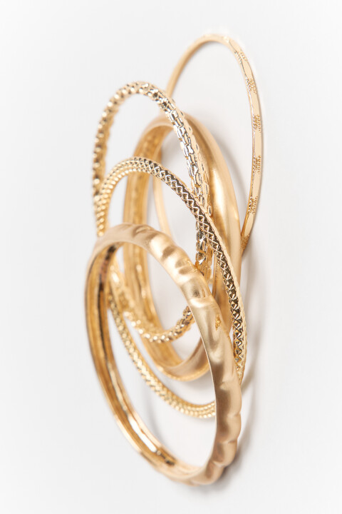 

Набор браслетов золотистых с разной текстурой (5 штук), Желтый, Набор браслетов золотистых с разной текстурой (5 штук)