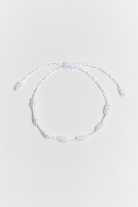 

Браслет-шнурок на завязках с узелками, Белый, Браслет-шнурок на завязках с узелками