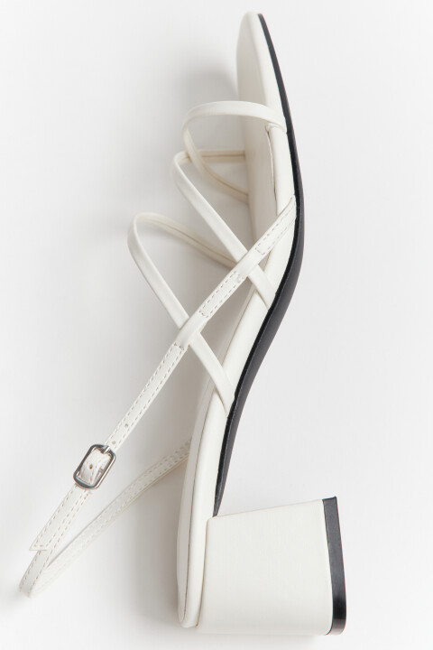 

Босоножки с ремешками на квадратном каблуке, Черный, Босоножки с ремешками на квадратном каблуке