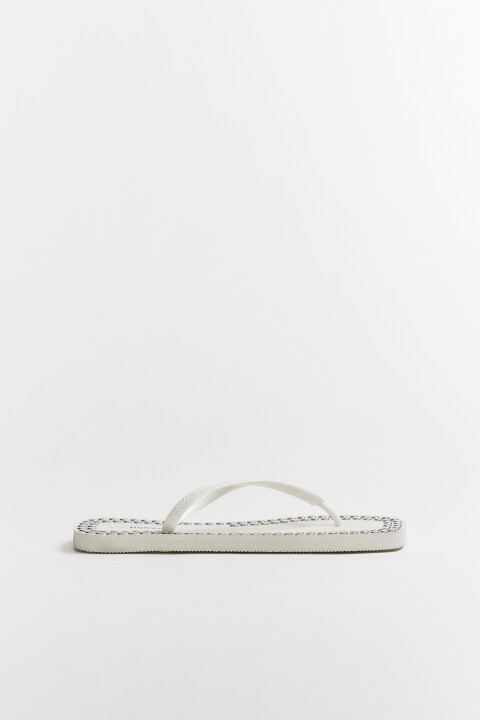 

Сабо-вьетнамки с квадратным носом и заклепками, Белый, Сабо-вьетнамки с квадратным носом и заклепками