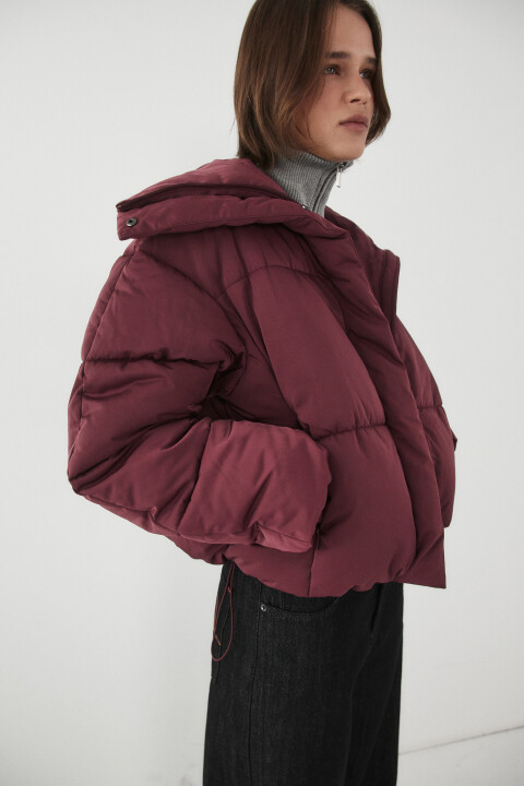 Куртка стеганая с широким воротником утепленная