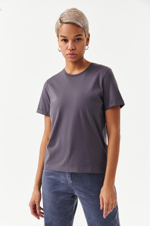 

Футболка свободного кроя с отворотами на рукавах, Серый, Футболка свободного кроя с отворотами на рукавах