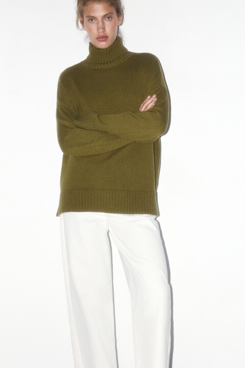 

Свитер свободный с боковыми разрезами, Зеленый, Свитер свободный с боковыми разрезами