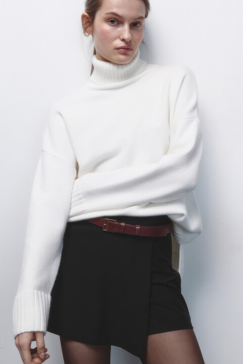 

Свитер свободный с боковыми разрезами, Молочный, Свитер свободный с боковыми разрезами